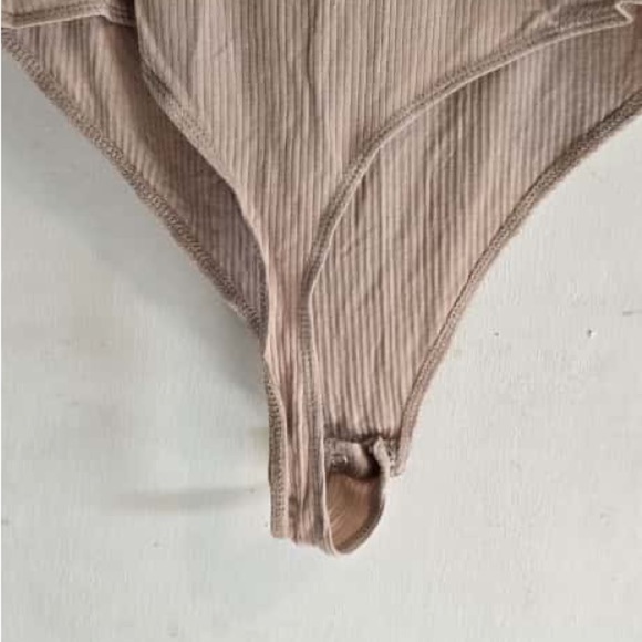 Garage Taupe Ribbed Top - Picture 13 of 16